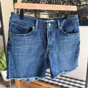 Levi’s Classic Straight Cut-Off Blue Jean Shorts for Women